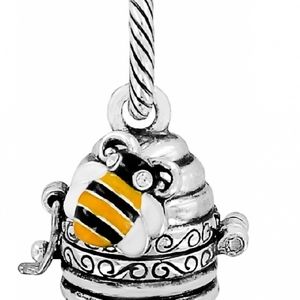 Brighton beehive with bee inside chatm